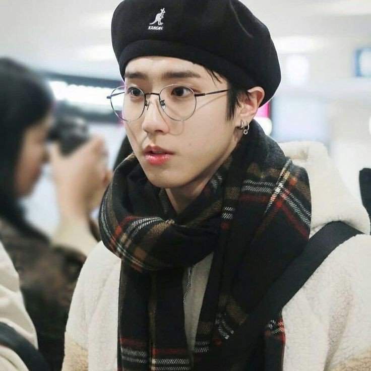 Han Jisung with glasses>>>>> | Stray Kids Amino