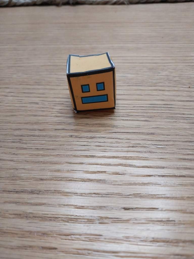 I Made My Own Geometry Dash Cube from PaperCraft | Geometry Dash Amino