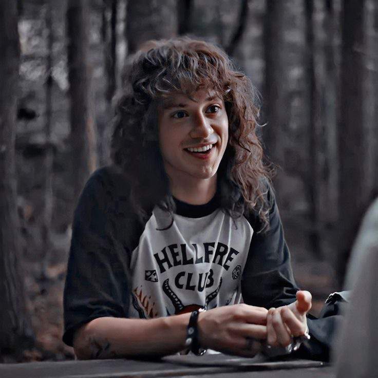 𝐄𝐝𝐝𝐢𝐞 𝐌𝐮𝐧𝐬𝐨𝐧 | Wiki | Stranger Things Amino