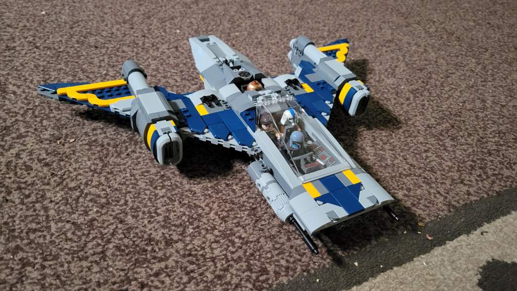 Tri-Wing S-91x Pegasus Starfighter MOC complete! | LEGO Amino